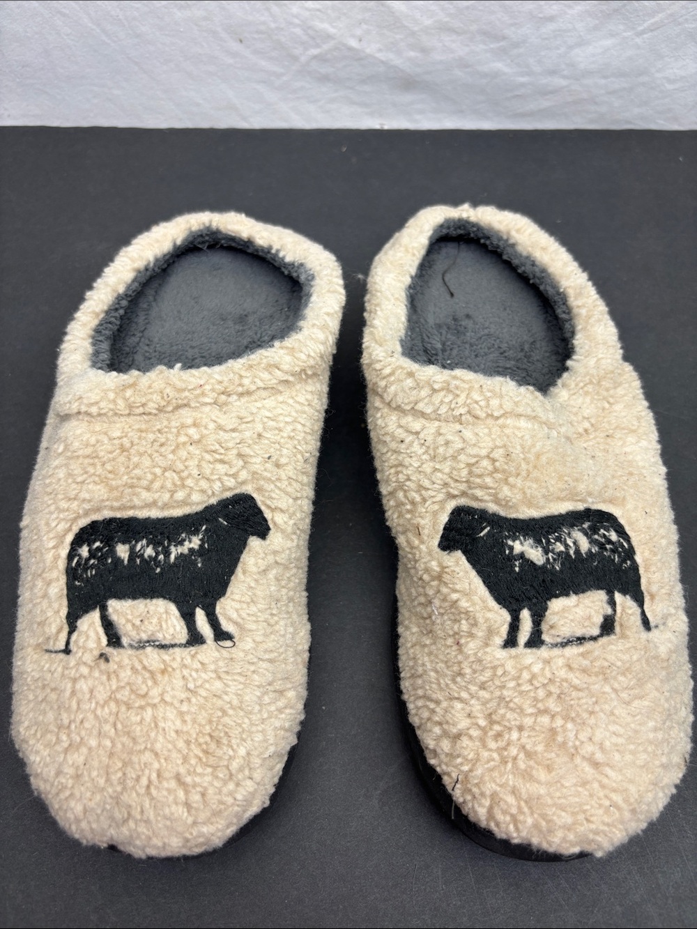 L. L. Bean slippers, size 9 women’s, box 78